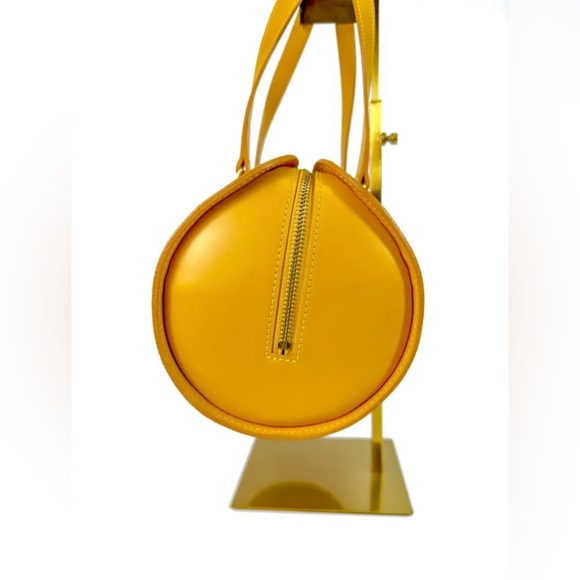 Pre-loved Louis Vuitton Epi Leather Shoulder - Picture 3 of 8